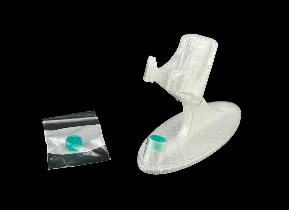 Glue Holder: Tombow Mono Multi Liquid Glue